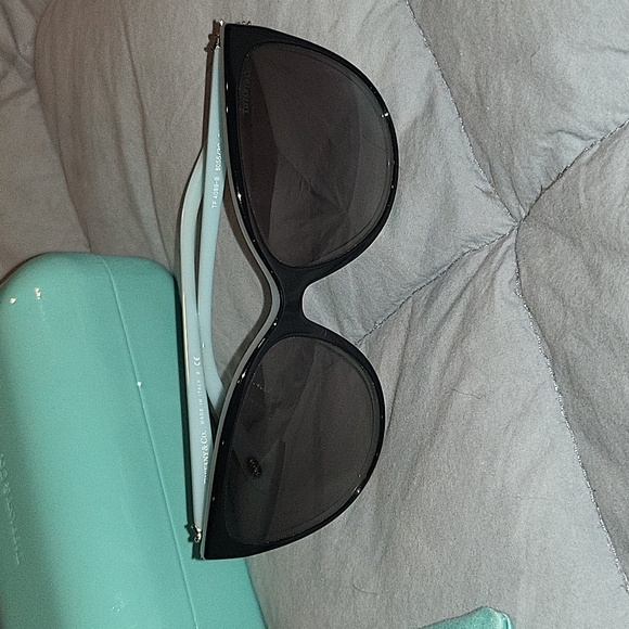 Tiffany & Co. Cat-Eye TF4089B Sunglasses - Picture 3 of 8
